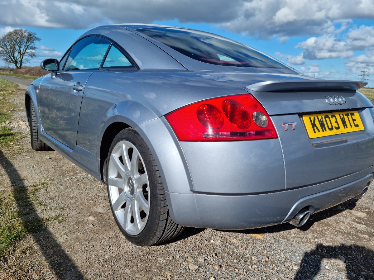 2003 Audi TT Image 3